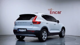 Volvo XC40 * B4* LED* ПАНО* 360* KEYLESS* Camera* ПОДГРЕВ* , снимка 2