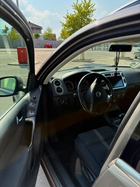 Обява за продажба на VW Tiguan 2.0TSI4х4Реал.КМ= NAVI= ГАЗ= Смен.Вериги= Обслужен ~14 500 лв. - изображение 6