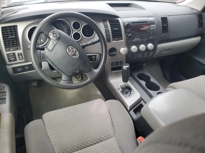 Toyota Tundra 4.6* V8* CREWMAX SR5, снимка 8 - Автомобили и джипове - 47450683