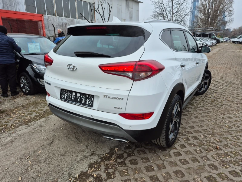 Hyundai Tucson  !!!Като нова !!! 90000Км !!!, снимка 4 - Автомобили и джипове - 48995181