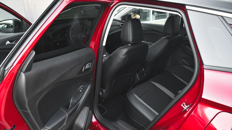 Opel Grandland X 1.6 Turbo Ultimate Plug-in Hybrid4 4x4 Automatic, снимка 9 - Автомобили и джипове - 51689324