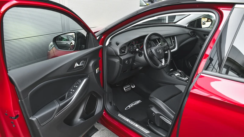 Opel Grandland X 1.6 Turbo Ultimate Plug-in Hybrid4 4x4 Automatic, снимка 8 - Автомобили и джипове - 51689324