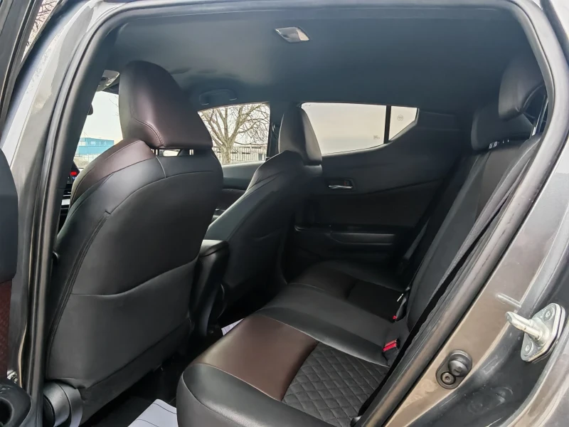 Toyota C-HR 1.8 ХИБРИД 122 К.С. LOUNGE! ВСИЧКИ ЕКСТРИ! НОВА!, снимка 12 - Автомобили и джипове - 53264107