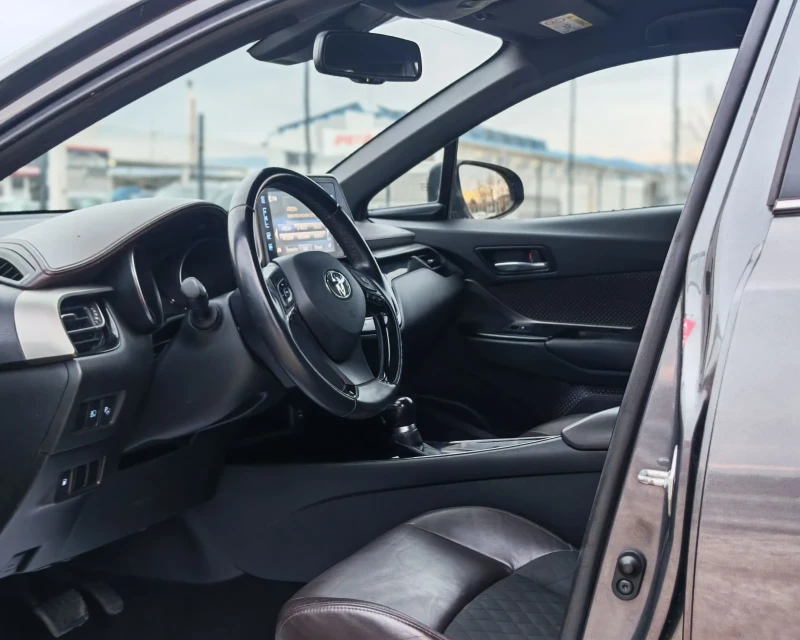 Toyota C-HR 1.8 ХИБРИД 122 К.С. LOUNGE! ВСИЧКИ ЕКСТРИ! НОВА!, снимка 8 - Автомобили и джипове - 53264107