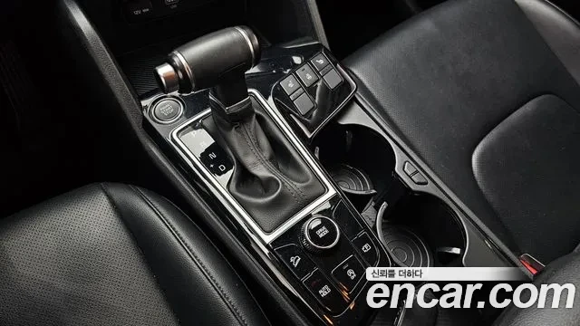 Kia Sportage trendy 1.6 turbo 2WD, снимка 9 - Автомобили и джипове - 54865330