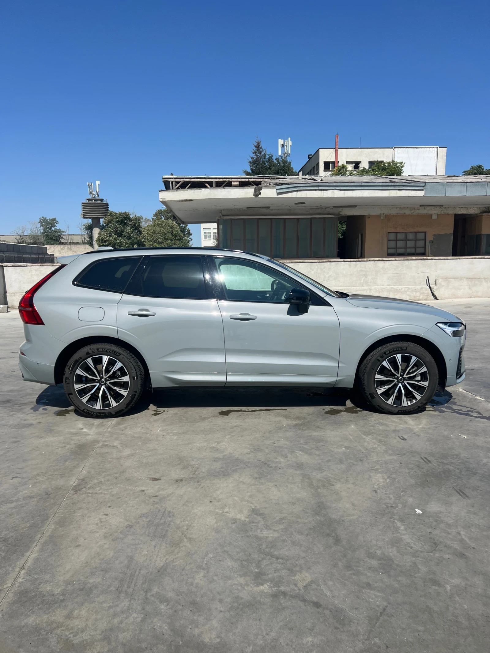 Volvo XC60 197 mild hybrid - изображение 7
