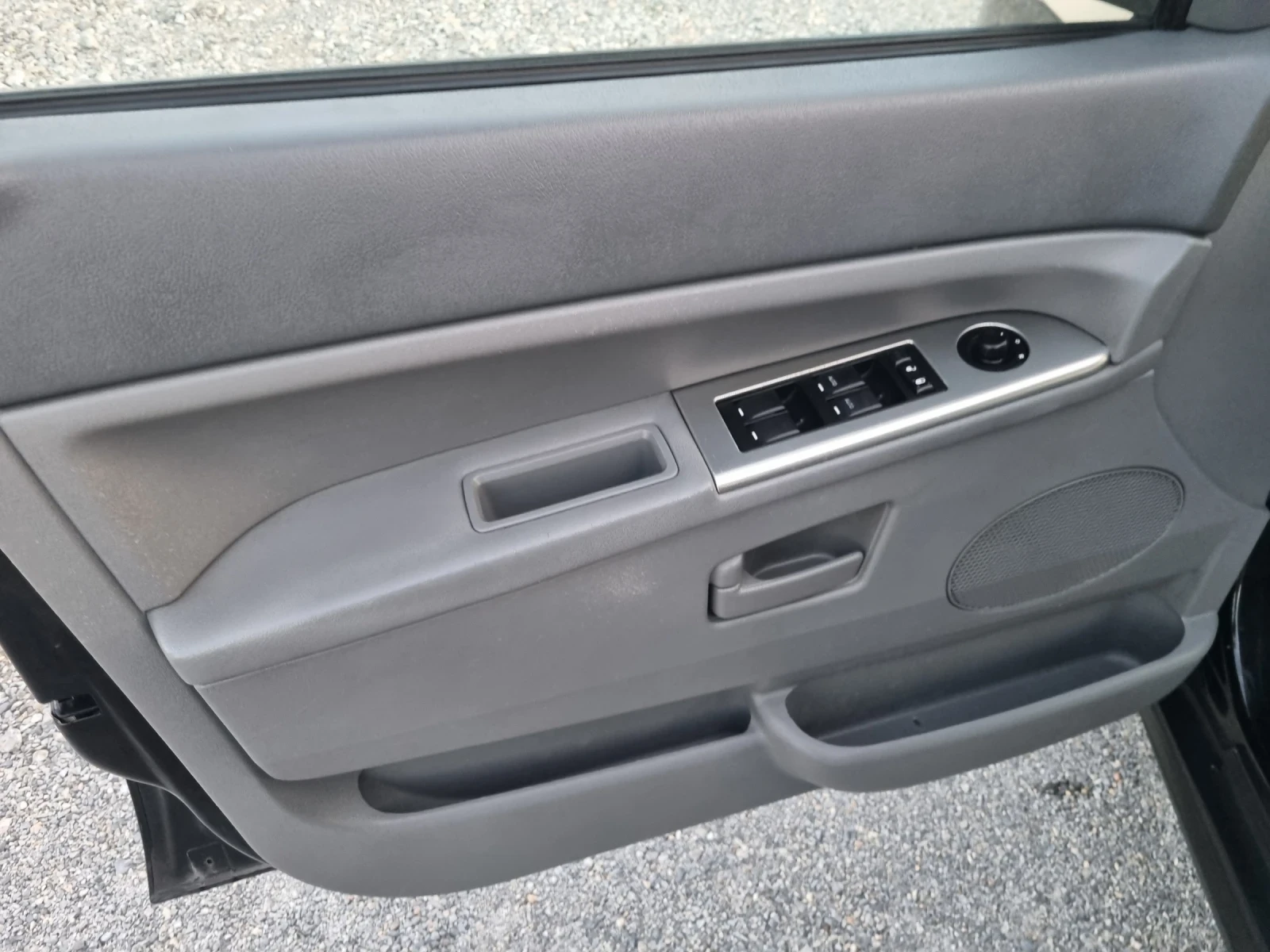 Jeep Grand cherokee 3.7 i GPL - изображение 10