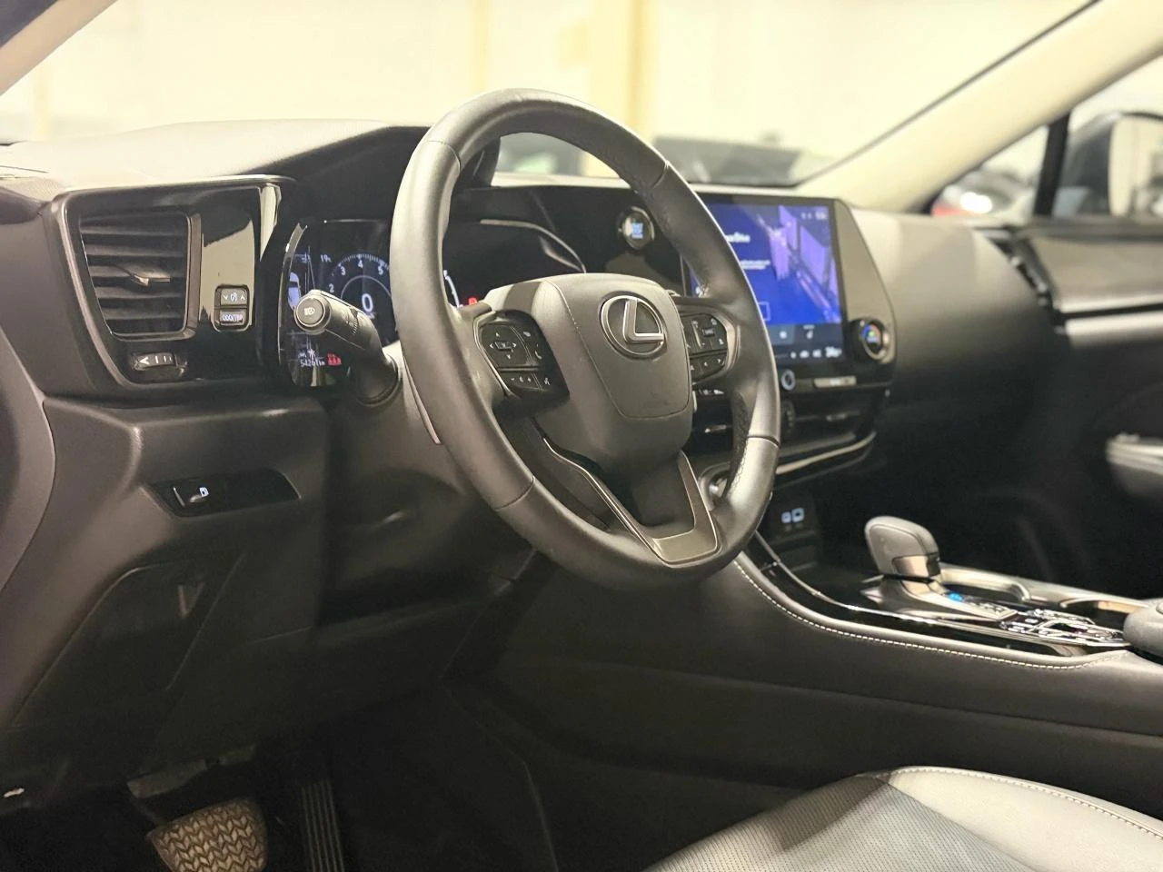 Lexus NX 250 4x4 / ПОДГРЕВИ / KEYLESS / BLACK - изображение 7