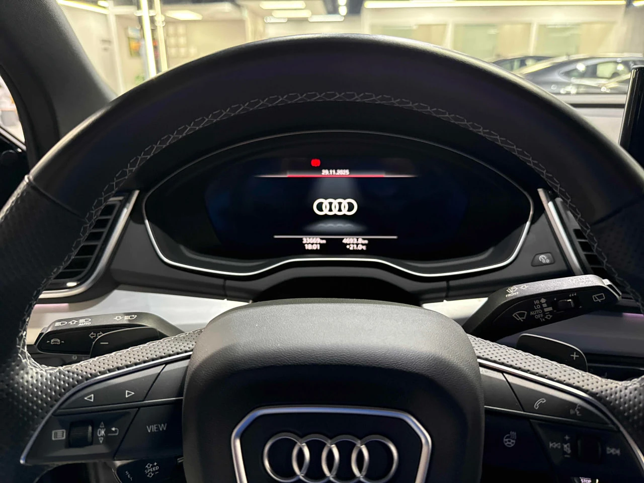 Audi Q5 * АВТО КРЕДИТ* ЦЕНА ДО БГ * СЕРВИЗНА ИСТОРИЯ *  - изображение 7