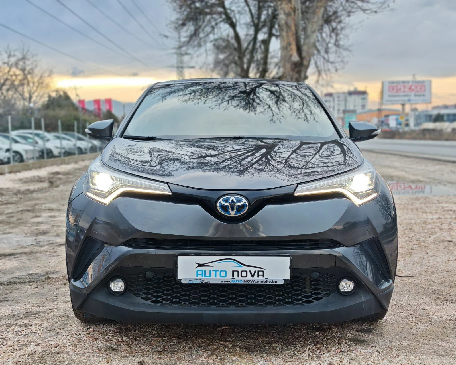 Toyota C-HR 1.8 ХИБРИД 122 К.С. LOUNGE! ВСИЧКИ ЕКСТРИ! НОВА! - изображение 2