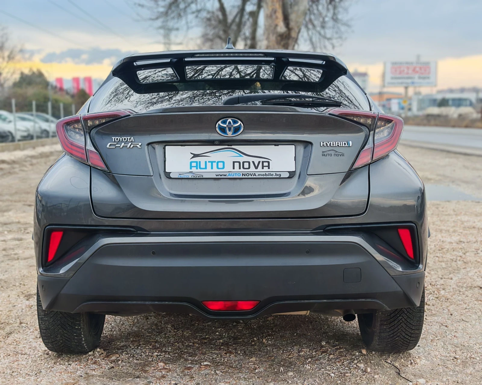 Toyota C-HR 1.8 ХИБРИД 122 К.С. LOUNGE! ВСИЧКИ ЕКСТРИ! НОВА! - изображение 6