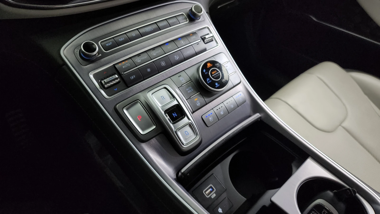 Hyundai Santa fe 2.2 4WD CALLIGRAPHY autogeorge.com, снимка 9 - Автомобили и джипове - 54054260