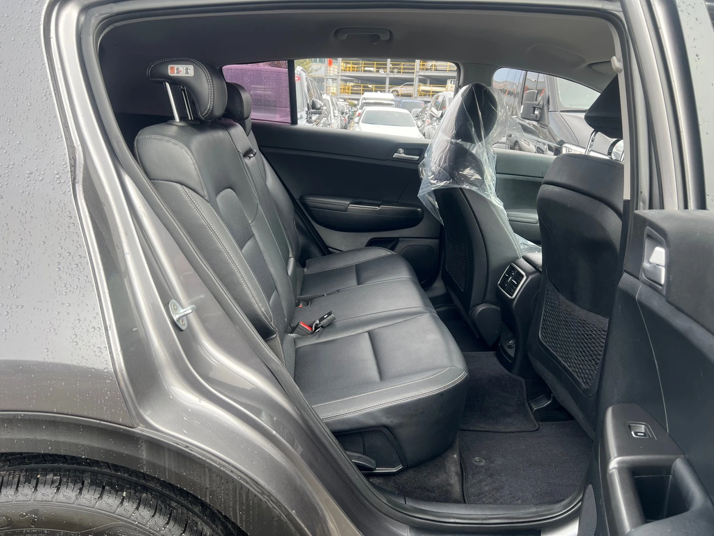 Kia Sportage 2.0CRDI-2WD-ОЧАКВАН ВНОС!, снимка 7 - Автомобили и джипове - 54190241