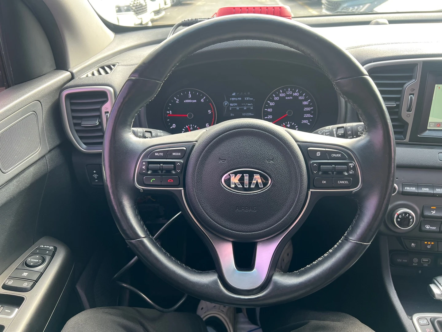 Kia Sportage 2.0CRDI-2WD-ОЧАКВАН ВНОС!, снимка 12 - Автомобили и джипове - 54190241