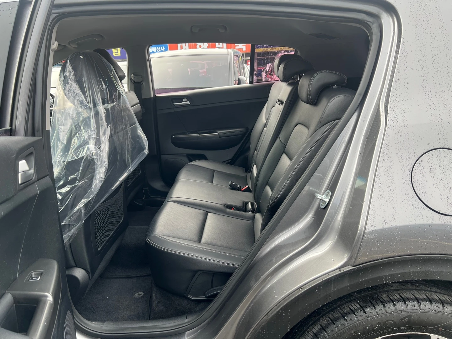 Kia Sportage 2.0CRDI-2WD-ОЧАКВАН ВНОС!, снимка 9 - Автомобили и джипове - 54190241