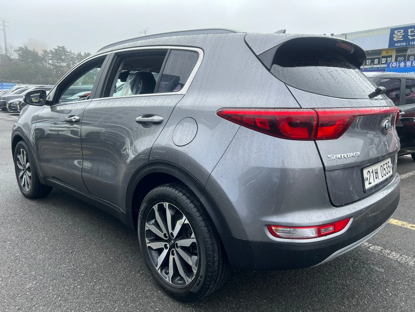 Kia Sportage 2.0CRDI-2WD-ОЧАКВАН ВНОС!, снимка 6 - Автомобили и джипове - 54190241