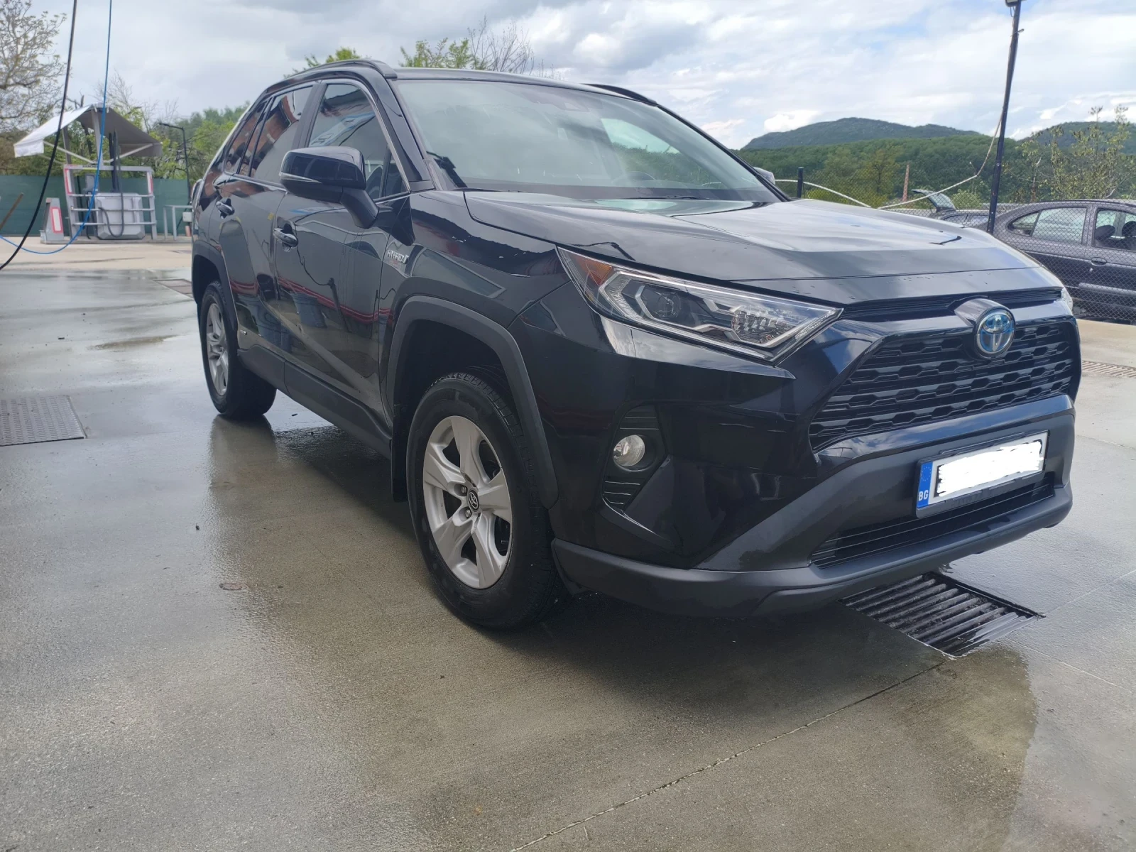 Toyota Rav4 HYBRID XLE AWD convenience package , снимка 4 - Автомобили и джипове - 54544060