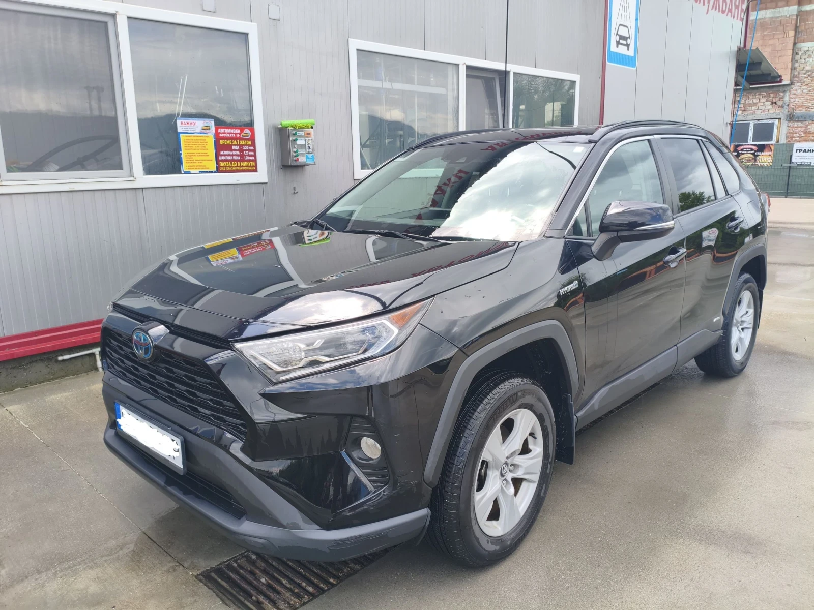 Toyota Rav4 HYBRID XLE AWD convenience package , снимка 5 - Автомобили и джипове - 54544060