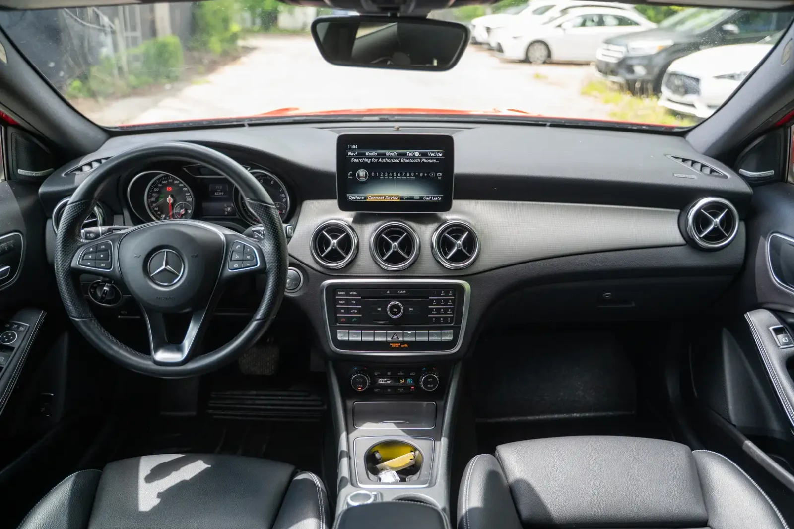 Mercedes-Benz GLA 250 4MATIC| CarPlay| No Accidents| Реална цена до БГ!, снимка 13 - Автомобили и джипове - 54734023