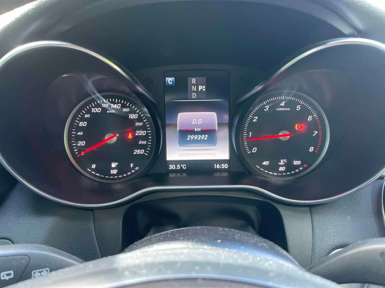 Mercedes-Benz GLC 300 * ГЛАВНО ПРЕДСТАВИТЕЛСТВО НА MERCEDES* , снимка 10 - Автомобили и джипове - 54891071