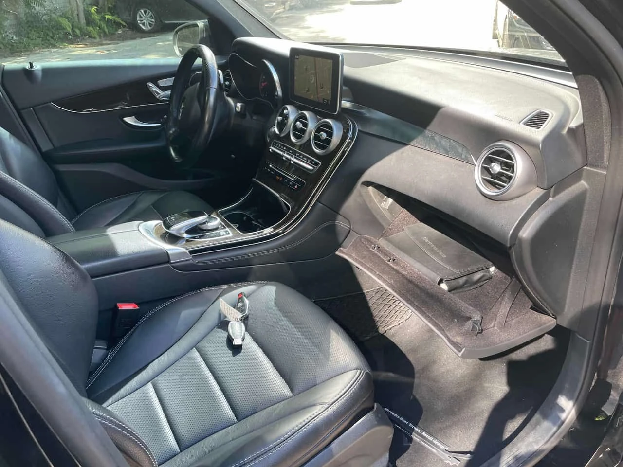 Mercedes-Benz GLC 300 * ГЛАВНО ПРЕДСТАВИТЕЛСТВО НА MERCEDES* , снимка 13 - Автомобили и джипове - 54891071