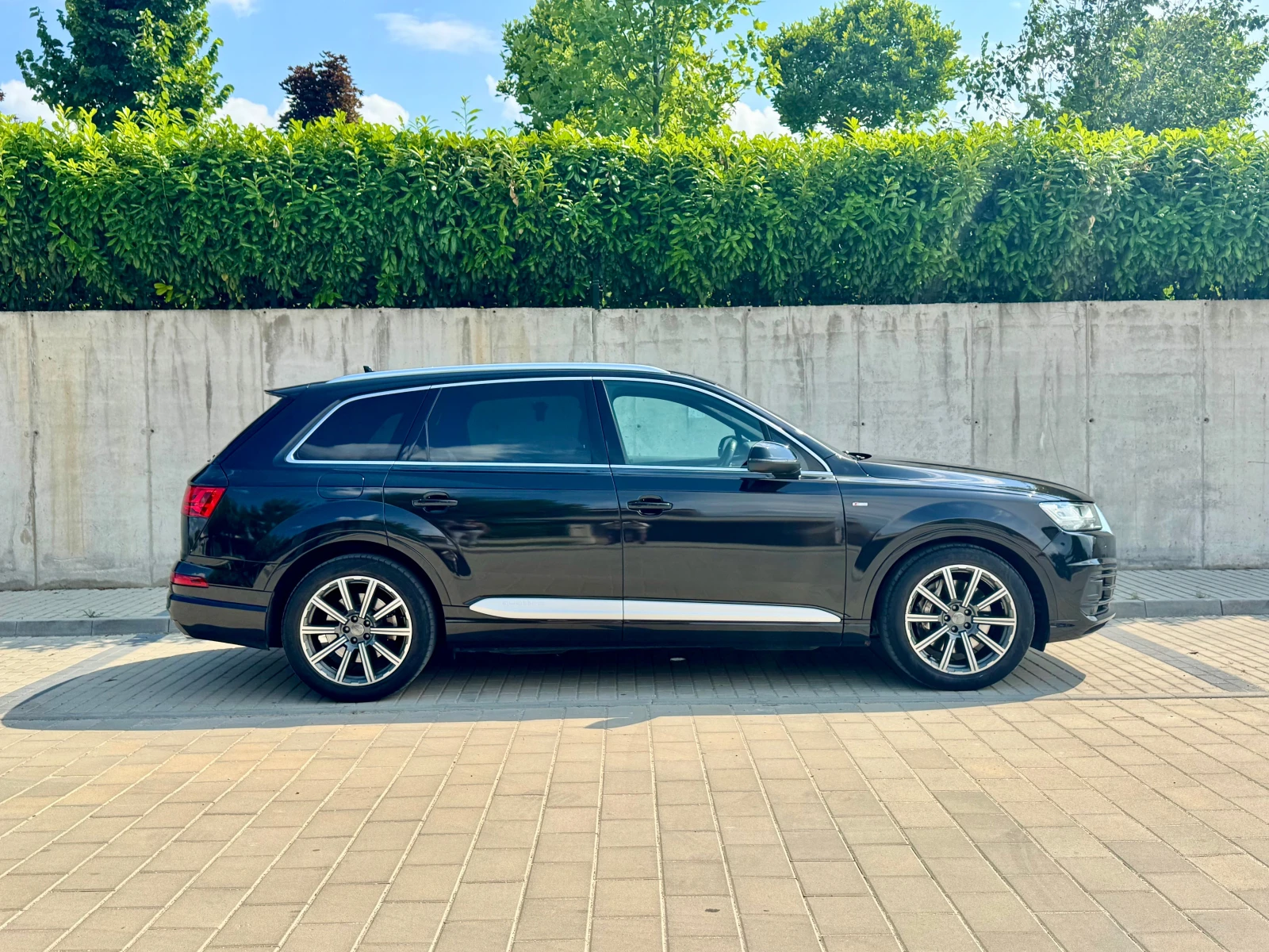 Audi Q7 S-Line* Pano* BOSE* Dis* 7-Местен* , снимка 2 - Автомобили и джипове - 55000386