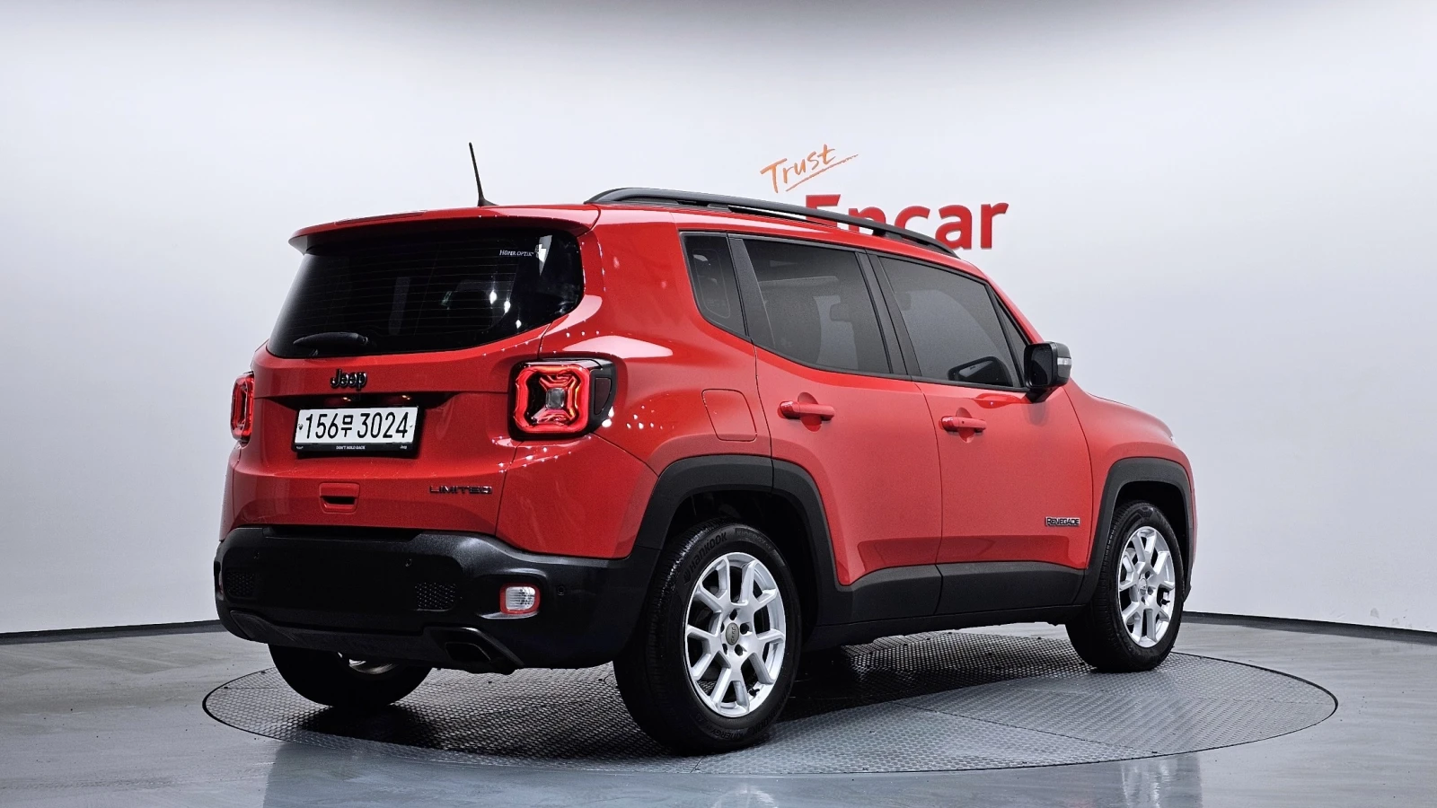 Jeep Renegade Limited 2.4* ПОДГРЕВ ВОЛАН/СЕДАЛКИ* hellascars.bg , снимка 2 - Автомобили и джипове - 55564527