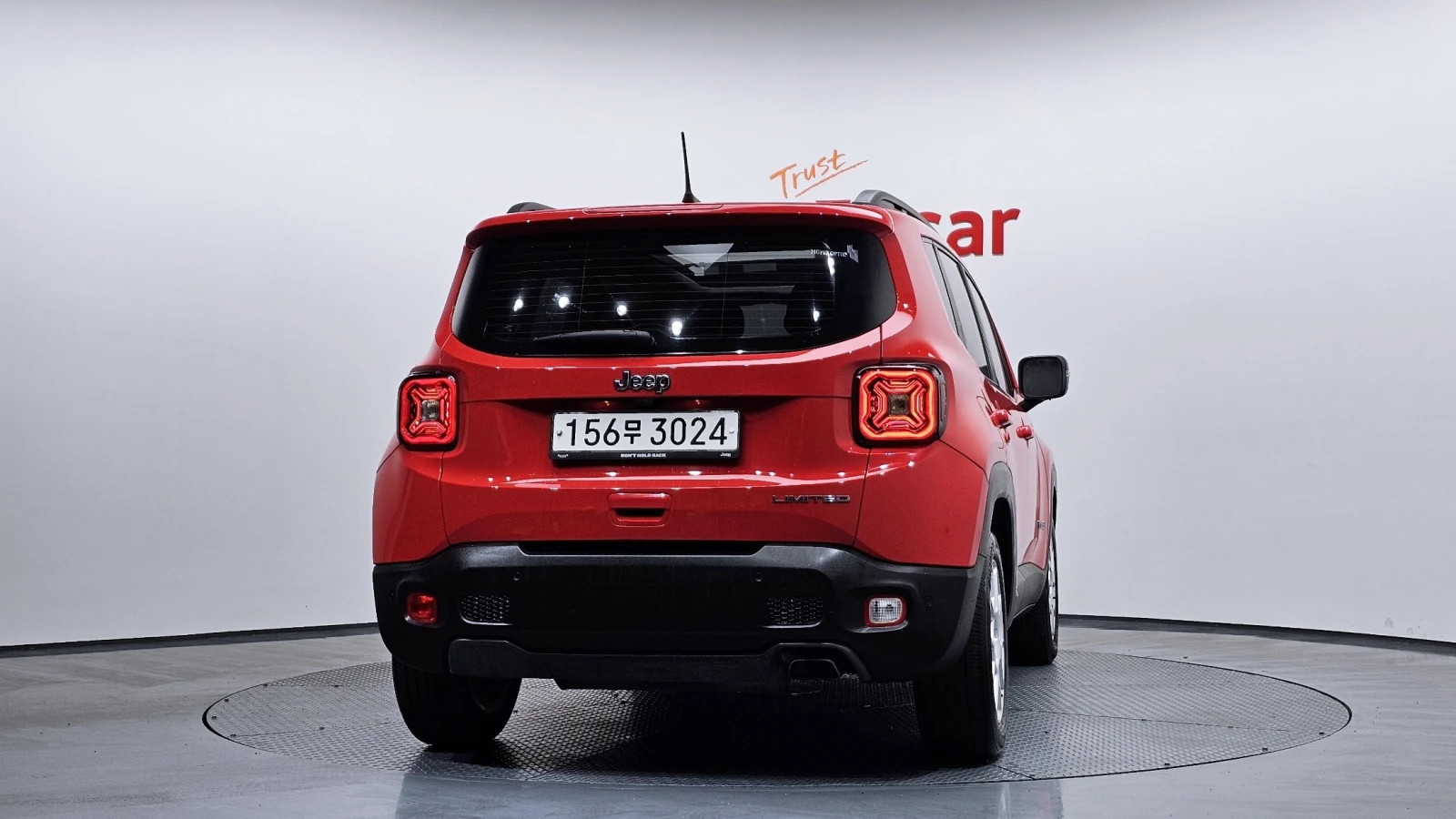 Jeep Renegade Limited 2.4* ПОДГРЕВ ВОЛАН/СЕДАЛКИ* hellascars.bg , снимка 4 - Автомобили и джипове - 55564527