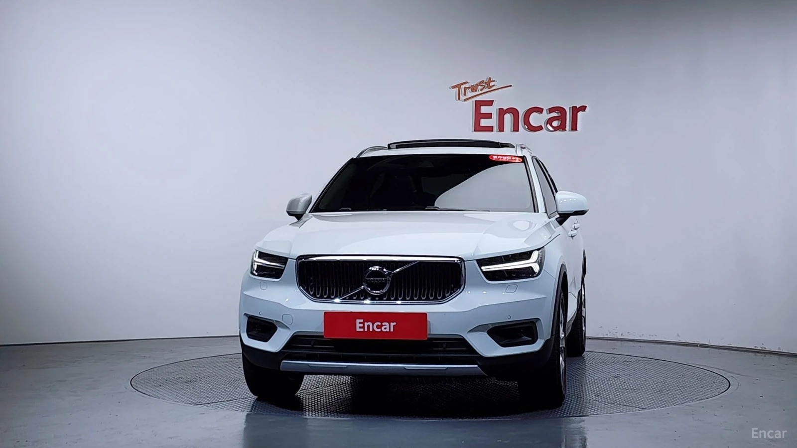 Volvo XC40 * B4* LED* ПАНО* 360* KEYLESS* Camera* ПОДГРЕВ* , снимка 3 - Автомобили и джипове - 55585584