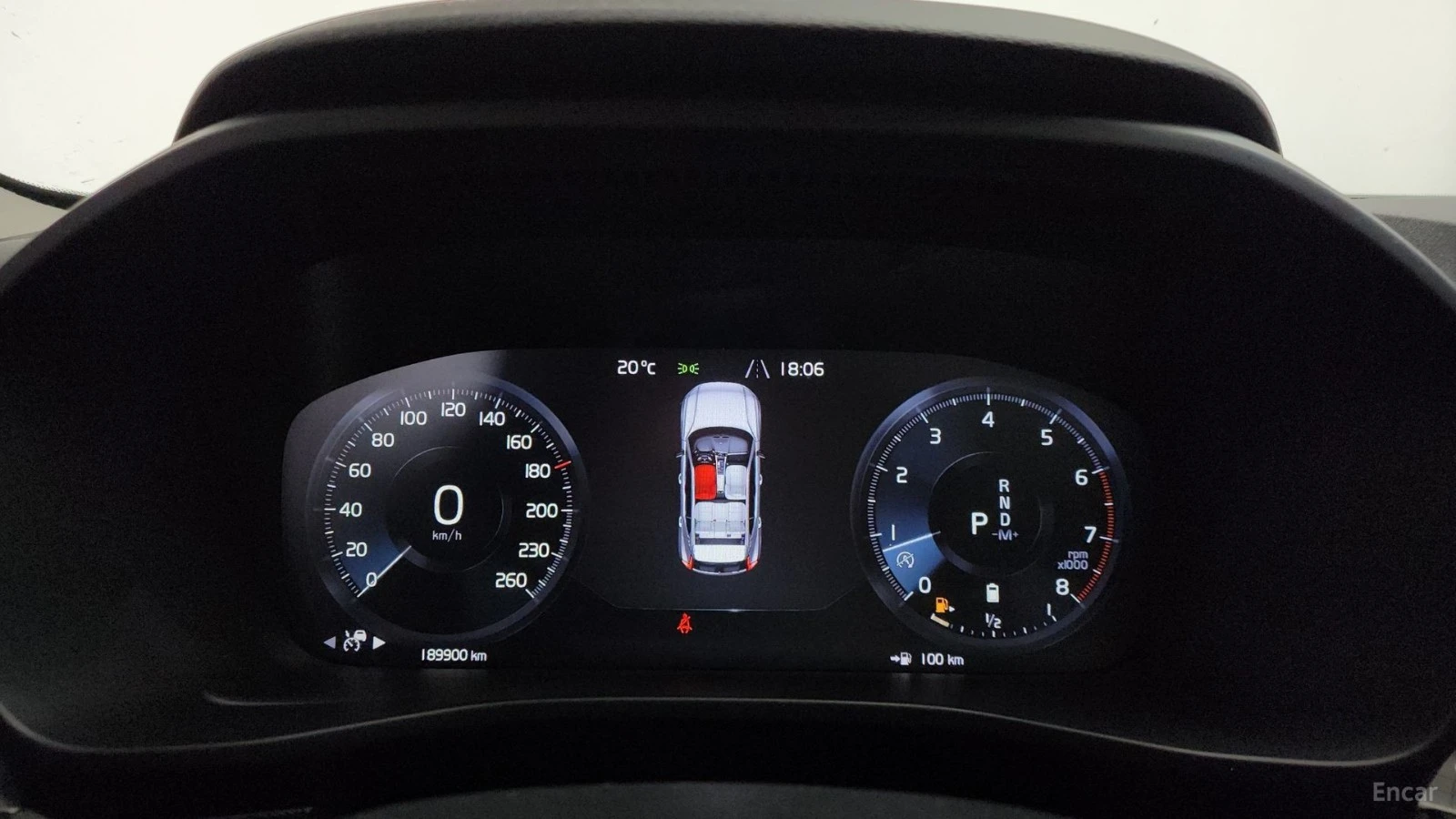 Volvo XC40 * B4* LED* ПАНО* 360* KEYLESS* Camera* ПОДГРЕВ* , снимка 8 - Автомобили и джипове - 55585584