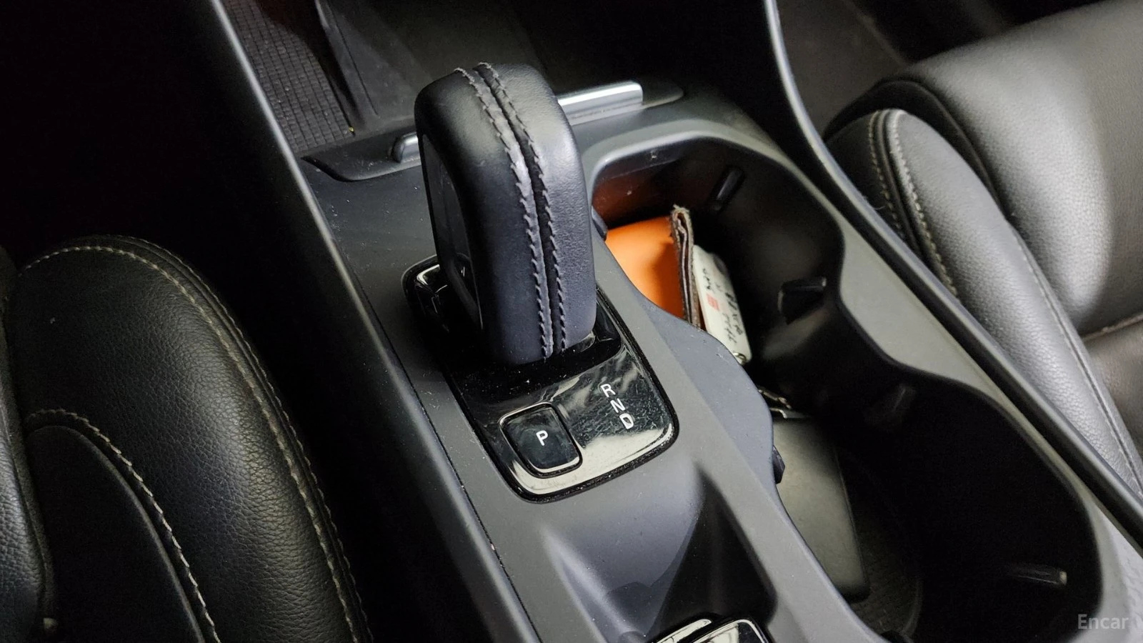 Volvo XC40 * B4* LED* ПАНО* 360* KEYLESS* Camera* ПОДГРЕВ* , снимка 9 - Автомобили и джипове - 55585584