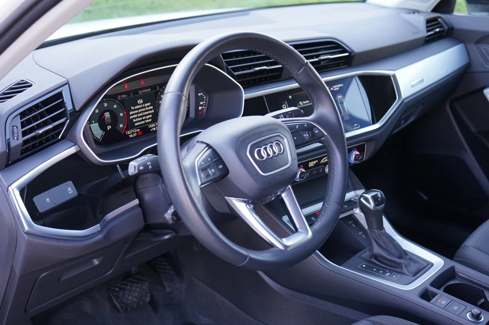 Audi Q3 2.0TDI* CARPLAY* 19"* DISTRONIC* РЕГИСТРИРАНА , снимка 9 - Автомобили и джипове - 56314597