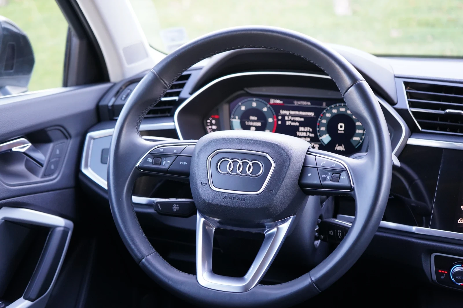 Audi Q3 2.0TDI* CARPLAY* 19"* DISTRONIC* РЕГИСТРИРАНА , снимка 10 - Автомобили и джипове - 56314597