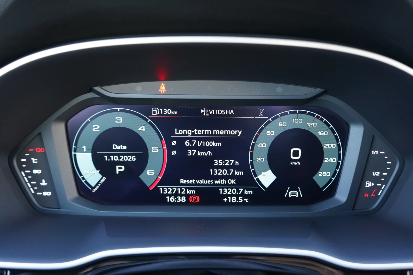 Audi Q3 2.0TDI* CARPLAY* 19"* DISTRONIC* РЕГИСТРИРАНА , снимка 11 - Автомобили и джипове - 56314597