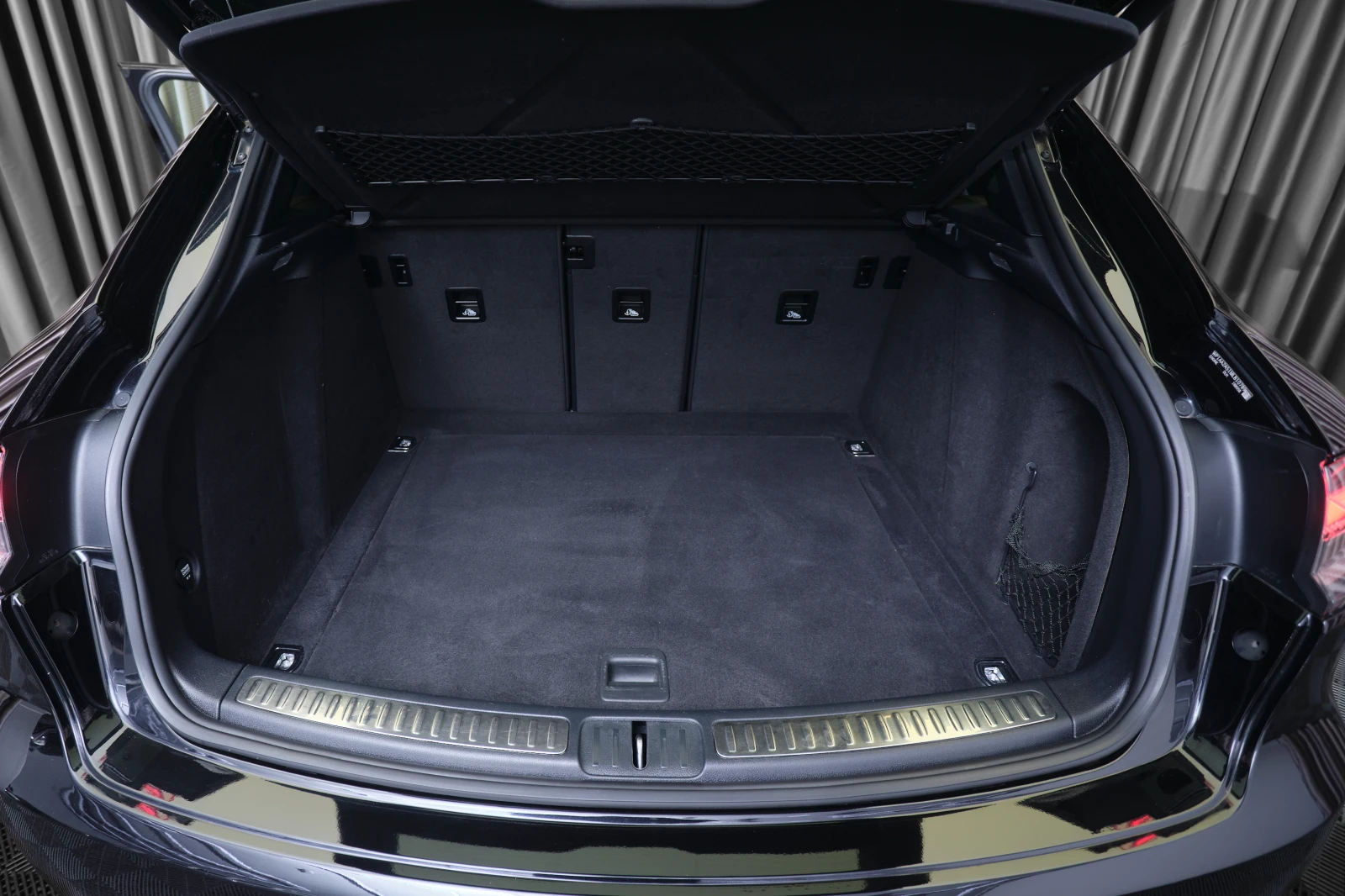 Porsche Macan, снимка 14 - Автомобили и джипове - 56439975