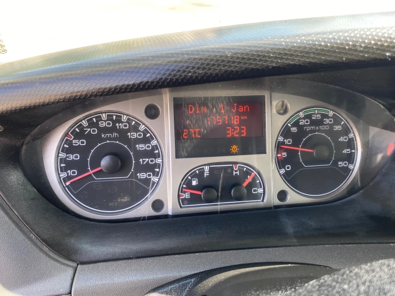 Iveco Daily Самосвал двойна кабина до 3.5 тона, снимка 12 - Бусове и автобуси - 35576182