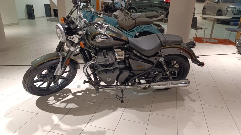 Royal Enfield Super Meteor Interstellar Green 650