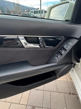 Mercedes-Benz C 200, снимка 10