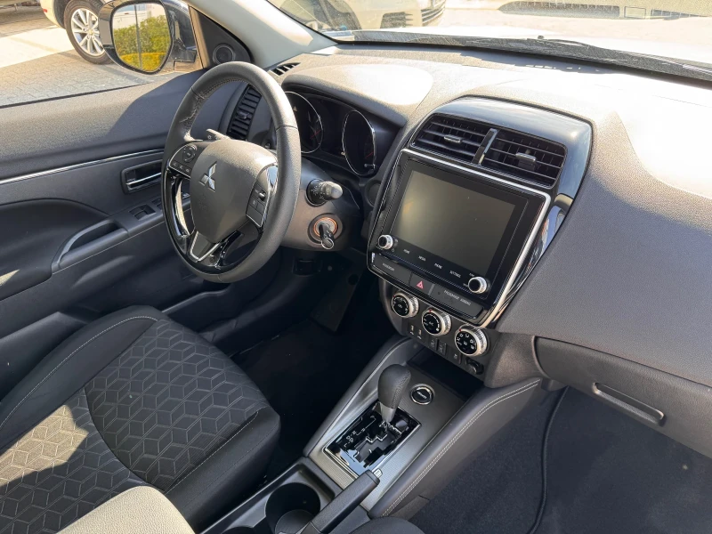 Mitsubishi RVR 2.0i 4x4 , снимка 10 - Автомобили и джипове - 47575597