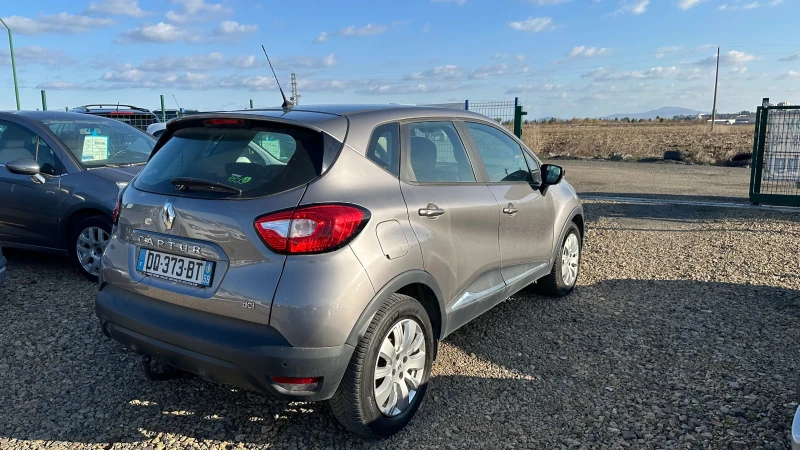 Renault Captur 1.5dci, снимка 6 - Автомобили и джипове - 47991360