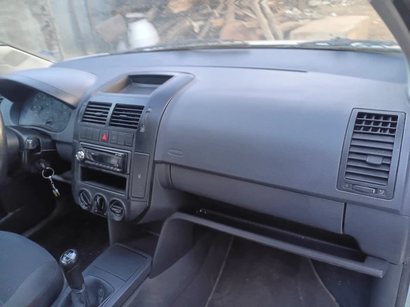 VW Polo, снимка 8 - Автомобили и джипове - 48745826