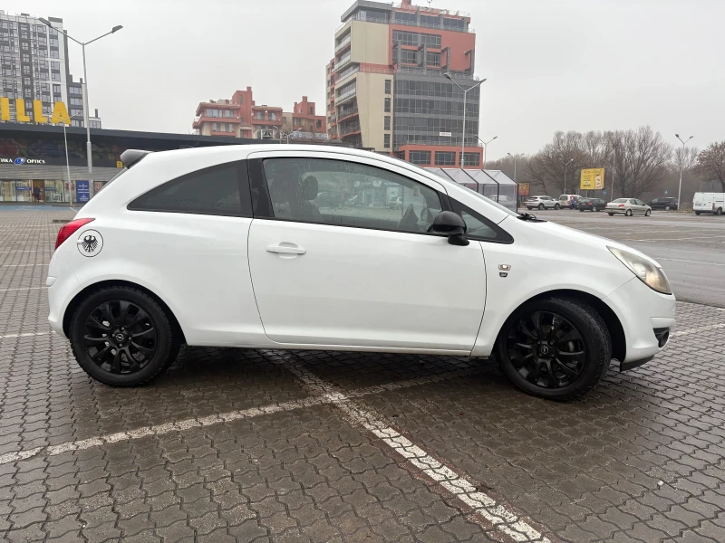 Opel Corsa 111 YEARS 1.2, снимка 3 - Автомобили и джипове - 48931622