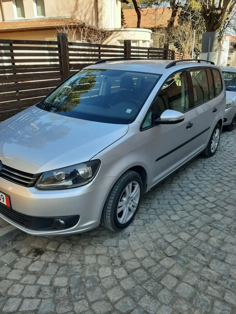 VW Touran 1.6 tdi, снимка 2 - Автомобили и джипове - 49102333