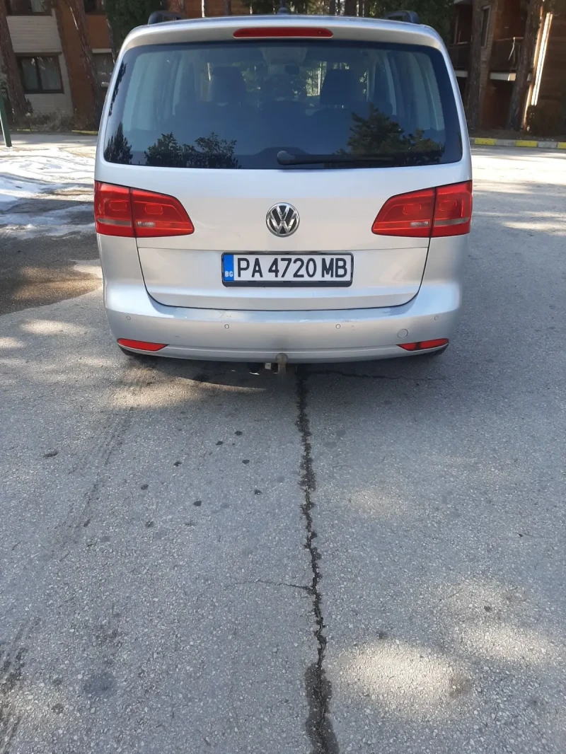 VW Touran 1.6 tdi, снимка 10 - Автомобили и джипове - 49102333