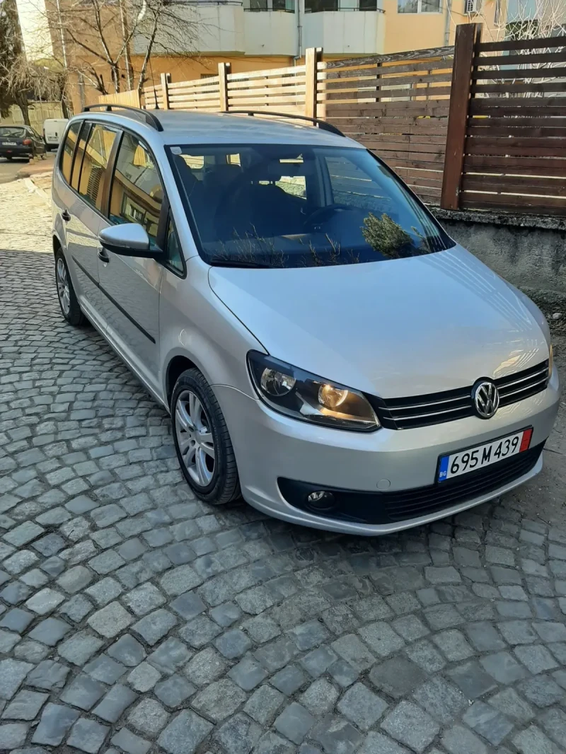 VW Touran 1.6 tdi, снимка 9 - Автомобили и джипове - 49102333