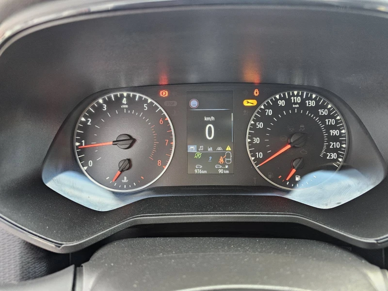 Renault Clio 1.0 TCe 90 Stop&Start, снимка 8 - Автомобили и джипове - 51189763