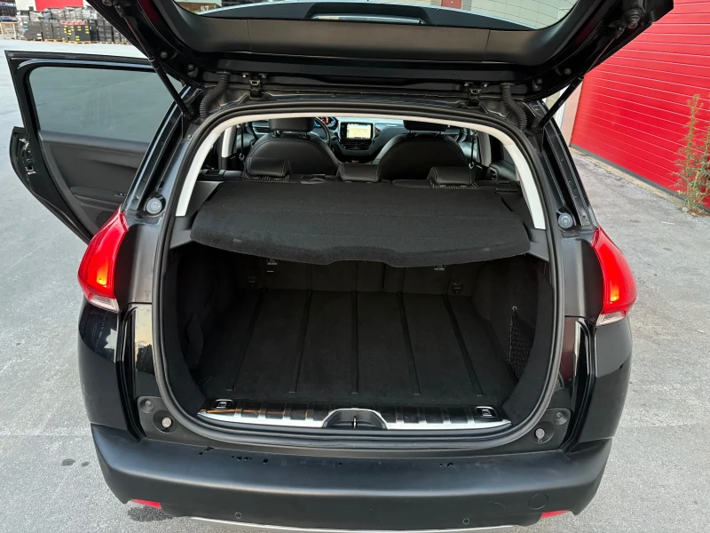 Peugeot 2008 1.6 HDI* Allure* Navi* Кожа* Светещ таван* Парктро, снимка 8 - Автомобили и джипове - 50949084