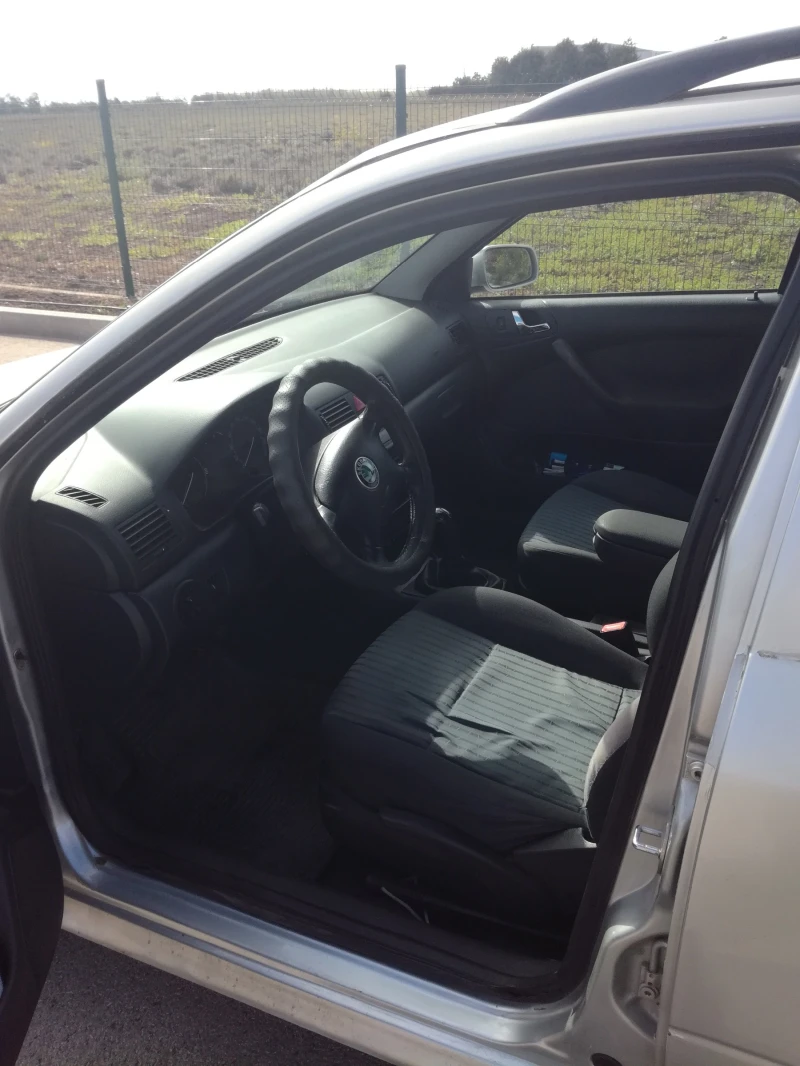 Skoda Octavia, снимка 10 - Автомобили и джипове - 52290554