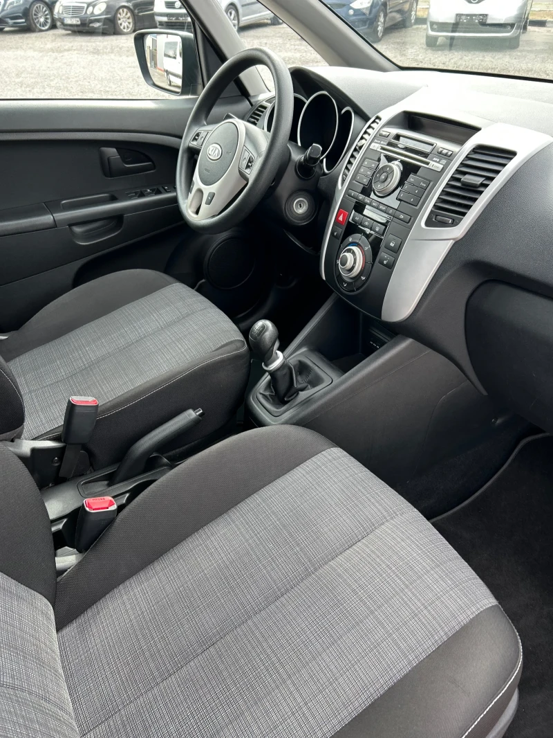 Kia Venga 1.4 CRDI 90к.с ТОП Състояние , снимка 15 - Автомобили и джипове - 51850644