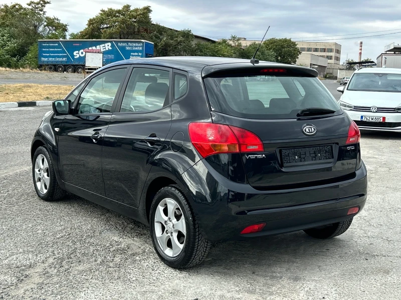 Kia Venga 1.4 CRDI 90к.с ТОП Състояние , снимка 7 - Автомобили и джипове - 51850644